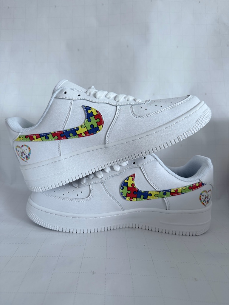 Nike White Kids Sneakers With Multicolor Puzzle Swoosh